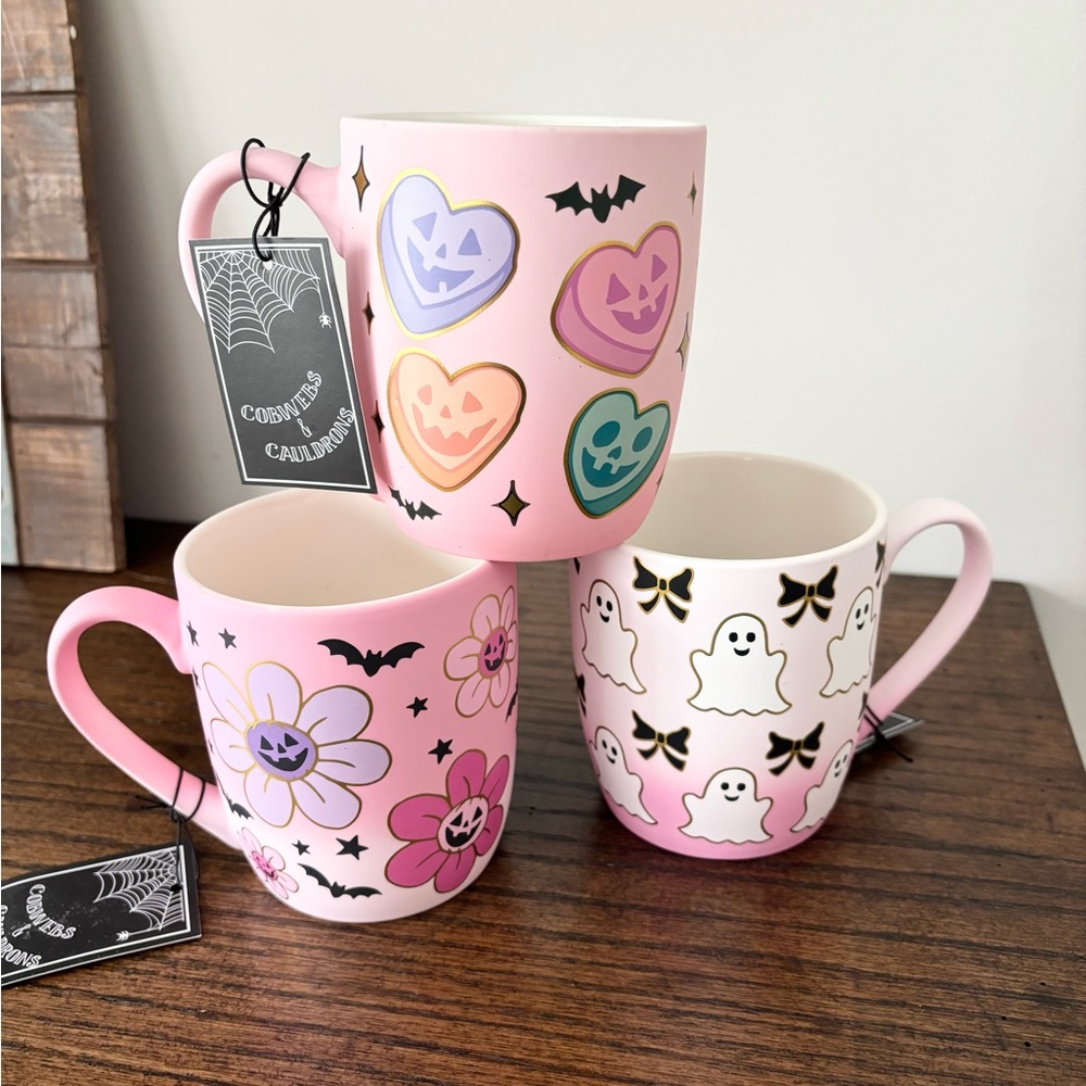 Cobwebs & Cauldrons Halloween Mug Set of 3 NWT